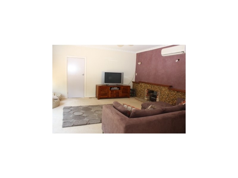 9 Braintree Avenue, Corowa NSW 2646