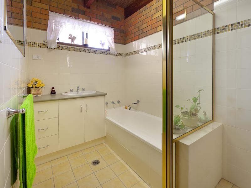 2/500 Prune Street, Lavington NSW 2641
