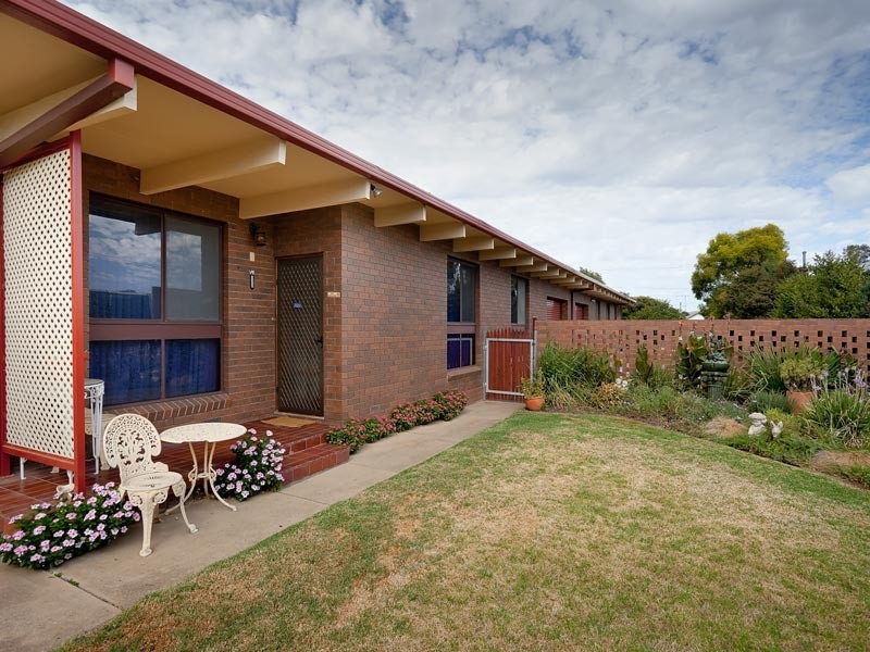 2/500 Prune Street, Lavington NSW 2641
