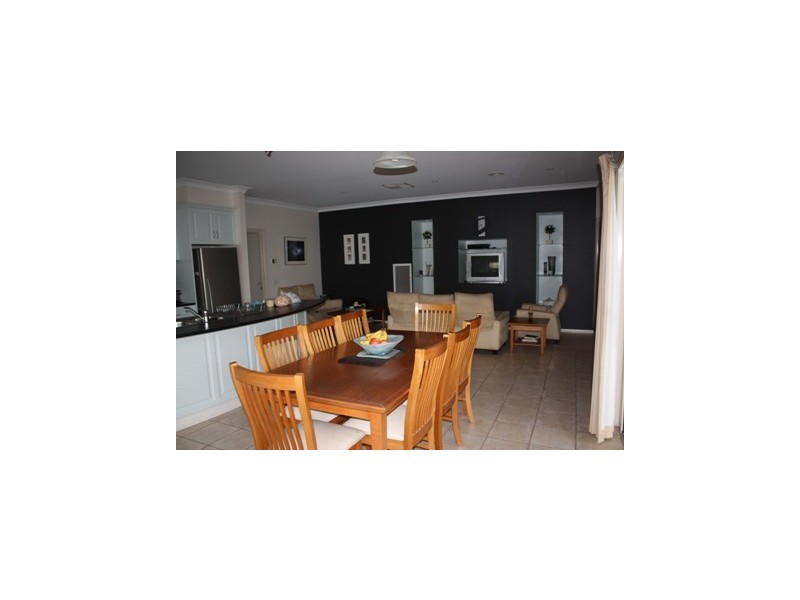 161 Golf Club Drive, Howlong NSW 2643