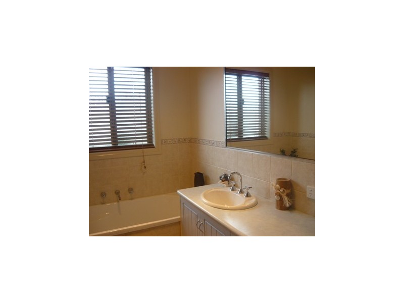 161 Golf Club Drive, Howlong NSW 2643