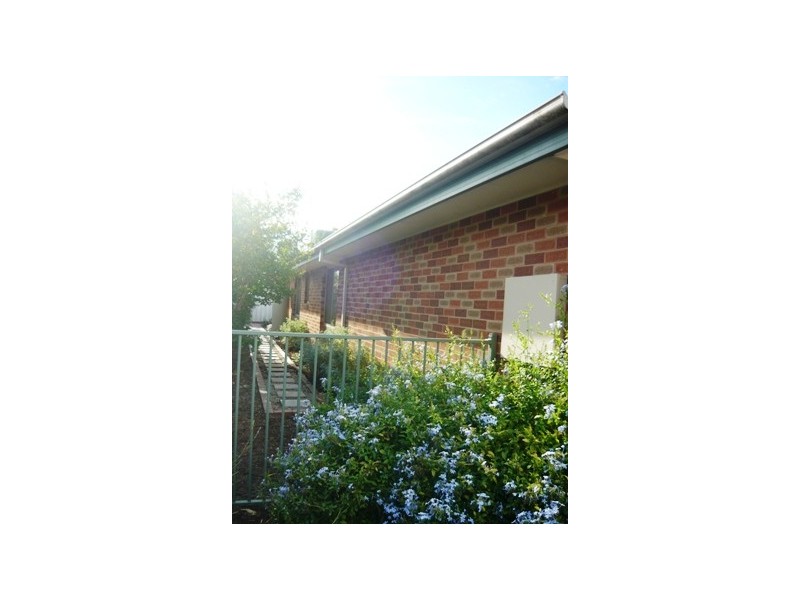 5 Larmer Street, Howlong NSW 2643