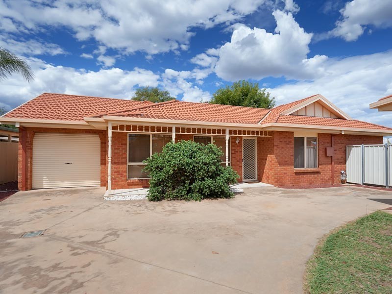2/416 Tumgarra Place, Lavington NSW 2641