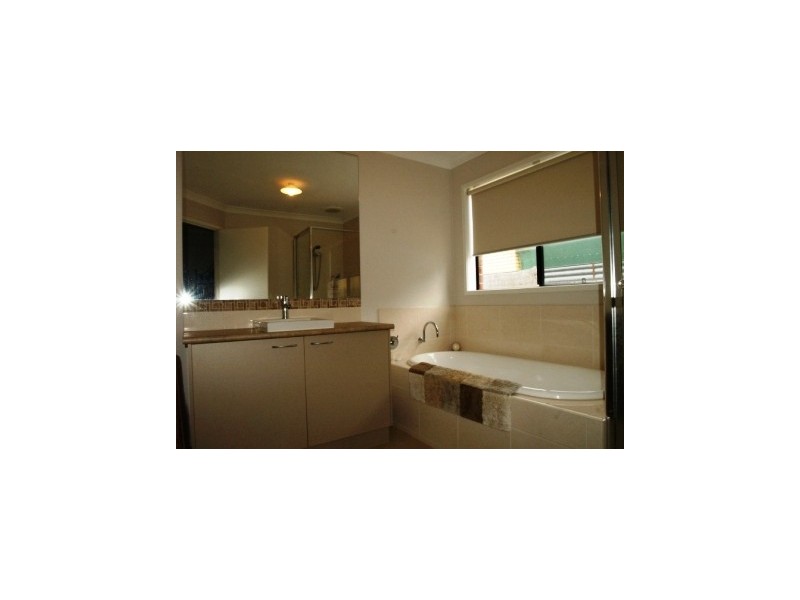 173 Kennedy Street, Howlong NSW 2643