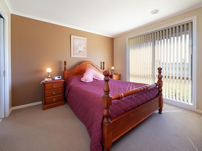 74 Jude Street, Howlong NSW 2643