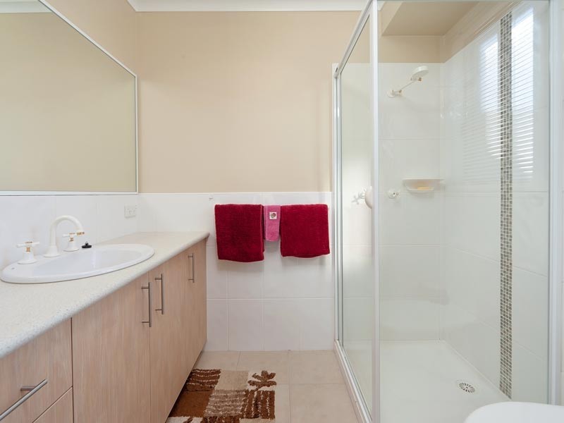 74 Jude Street, Howlong NSW 2643