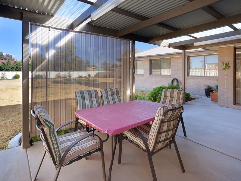 74 Jude Street, Howlong NSW 2643