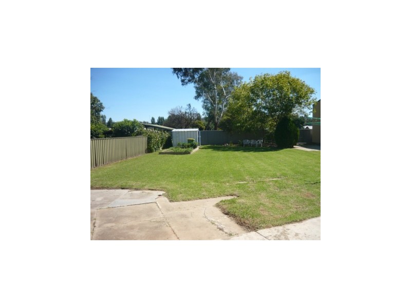 437 Urana Road, Lavington NSW 2641