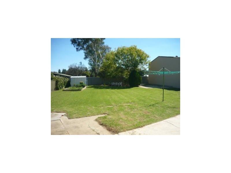 437 Urana Road, Lavington NSW 2641