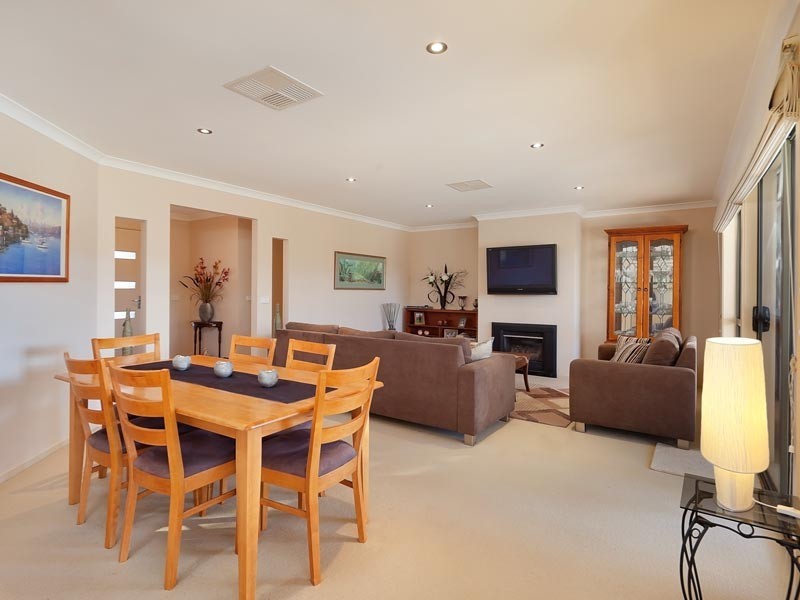 169 Golf Club Drive, Howlong NSW 2643