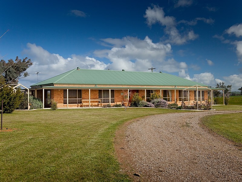 243 Fielder Moll Road “Airlie”, Gerogery NSW 2642