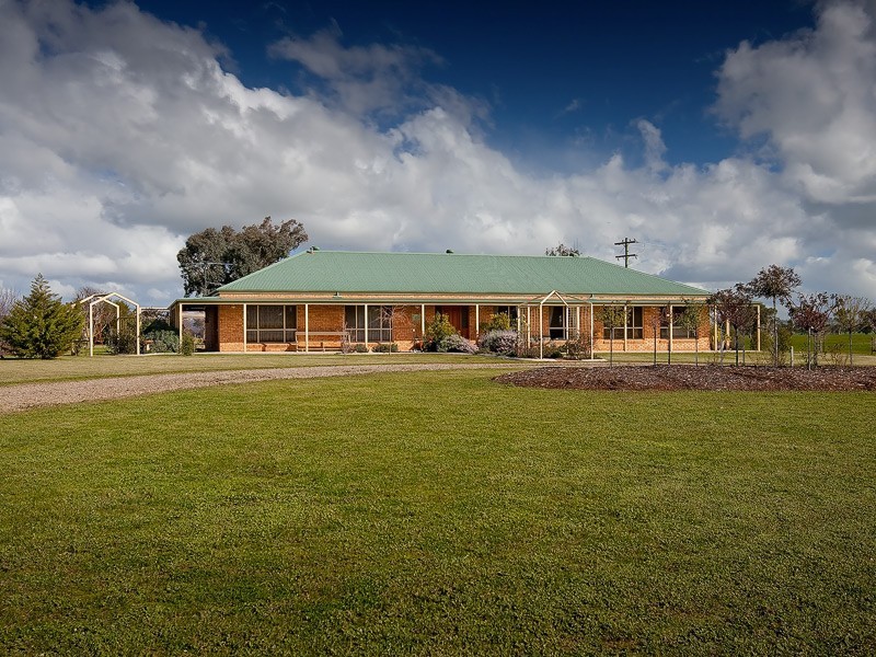 243 Fielder Moll Road “Airlie”, Gerogery NSW 2642