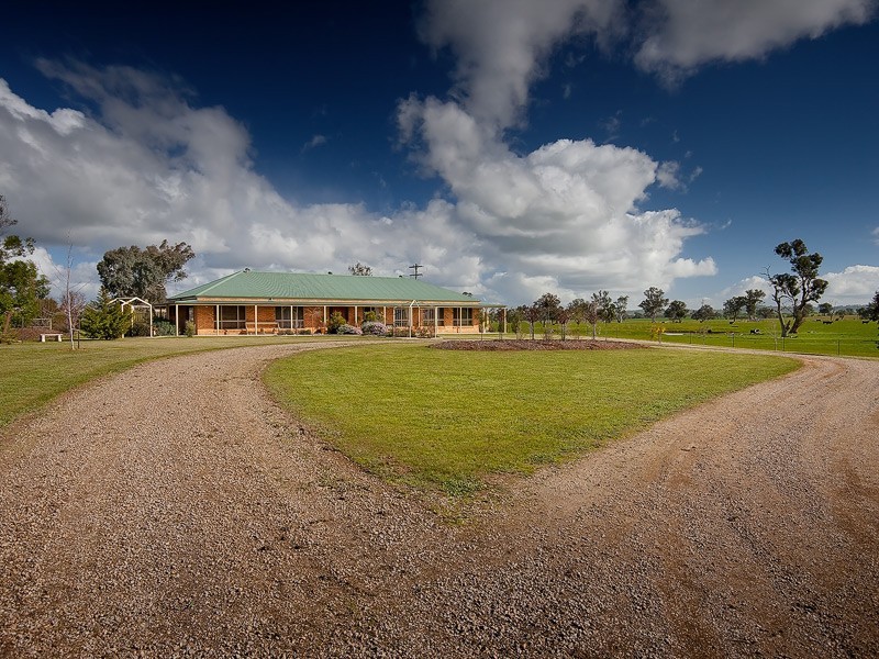 243 Fielder Moll Road “Airlie”, Gerogery NSW 2642