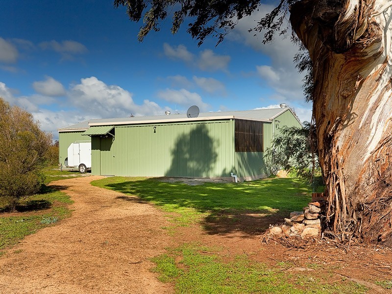 243 Fielder Moll Road “Airlie”, Gerogery NSW 2642