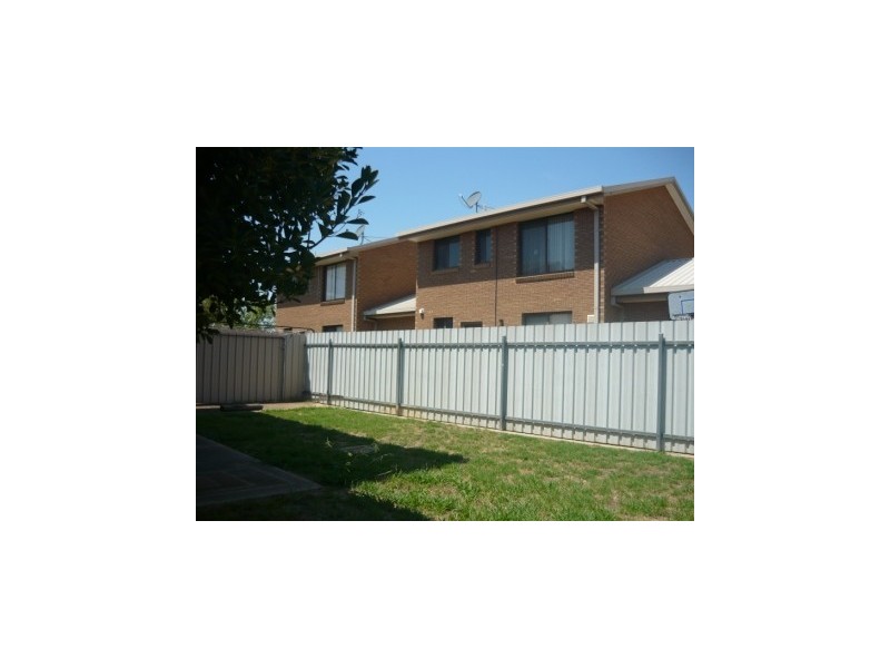 9/413 Bevan Street, Lavington NSW 2641