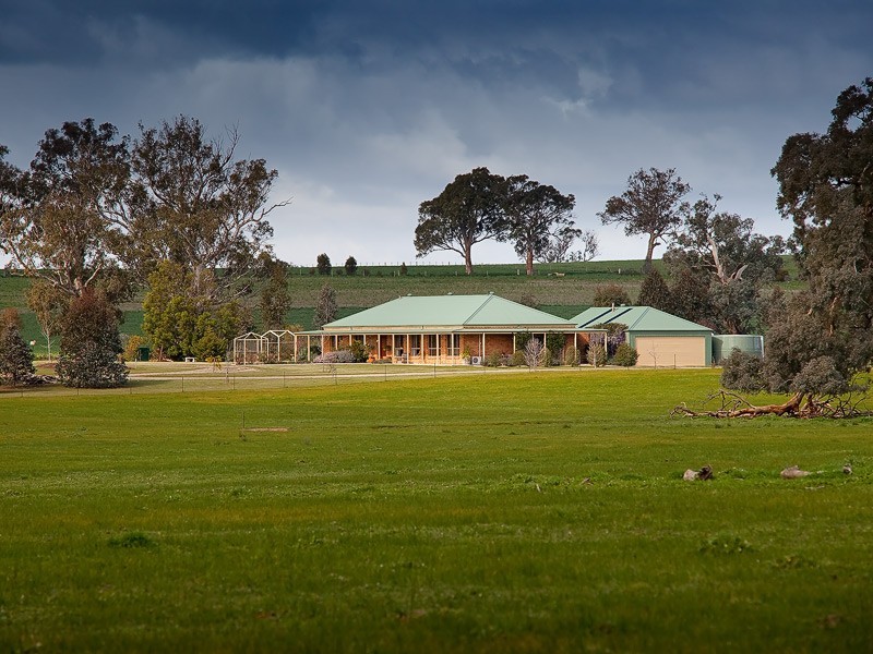 243 Fielder Moll Road “Airlie”, Gerogery NSW 2642