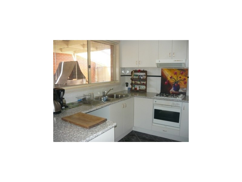 2/543 Ashford Street, Lavington NSW 2641