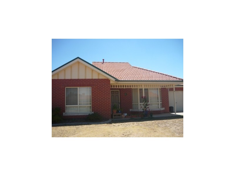 2/543 Ashford Street, Lavington NSW 2641