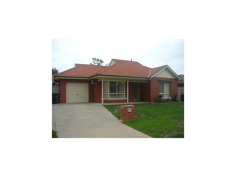 1/543 Ashford Street, Lavington NSW 2641