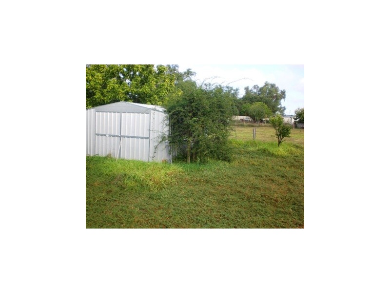 111 Sturt Street, Howlong NSW 2643