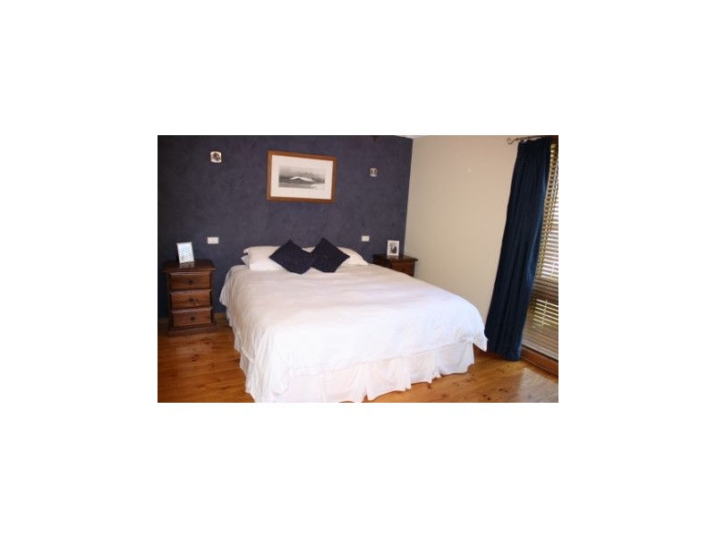 5 Valley View Drive, Albury NSW 2640