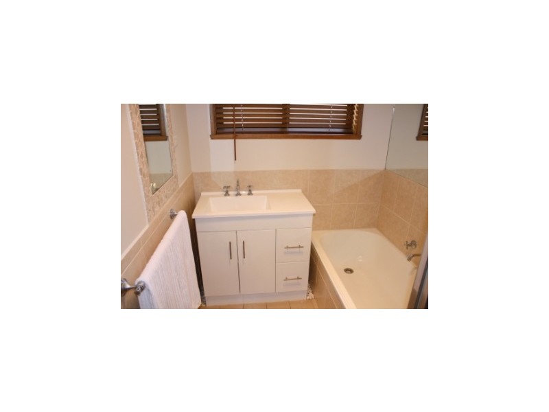 5 Valley View Drive, Albury NSW 2640