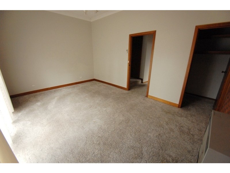 1/387 Kotthoff Street, Lavington NSW 2641