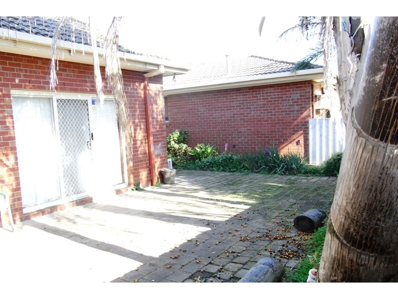 1/387 Kotthoff Street, Lavington NSW 2641