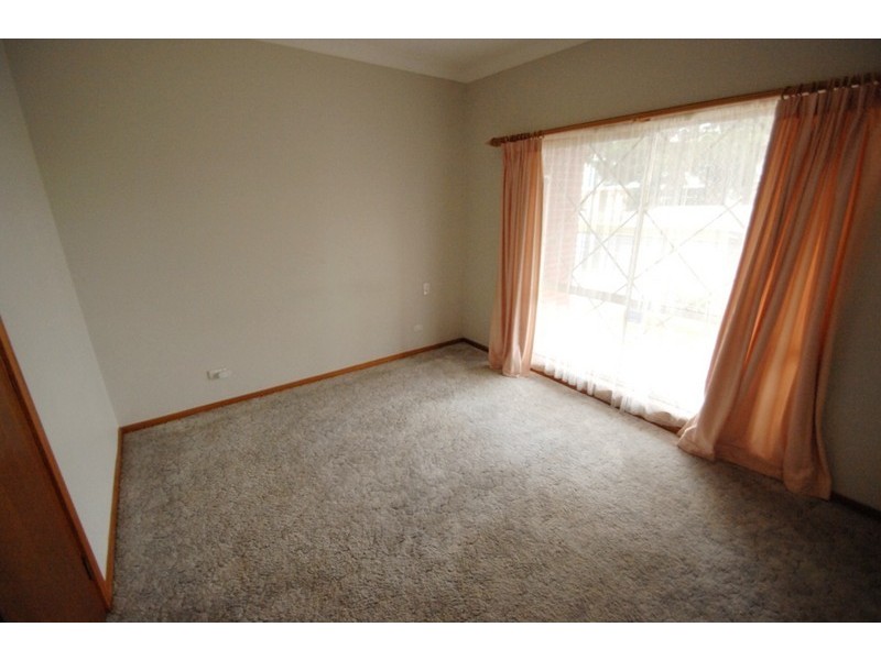 1/387 Kotthoff Street, Lavington NSW 2641