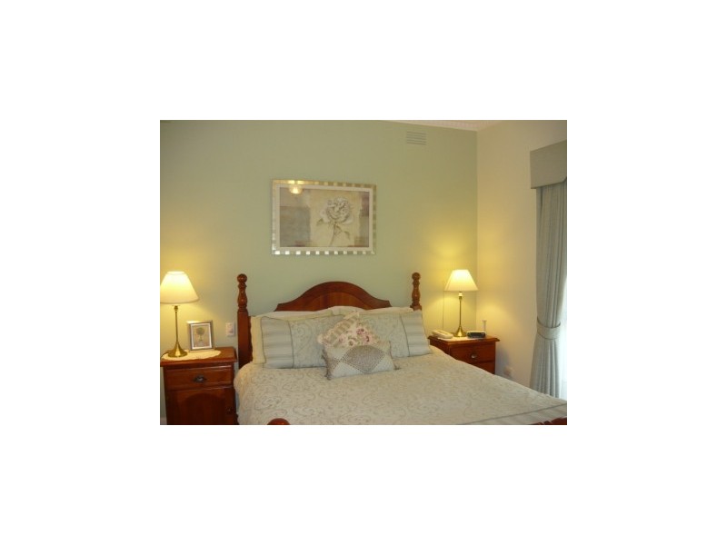 456 Hall Avenue, Lavington NSW 2641