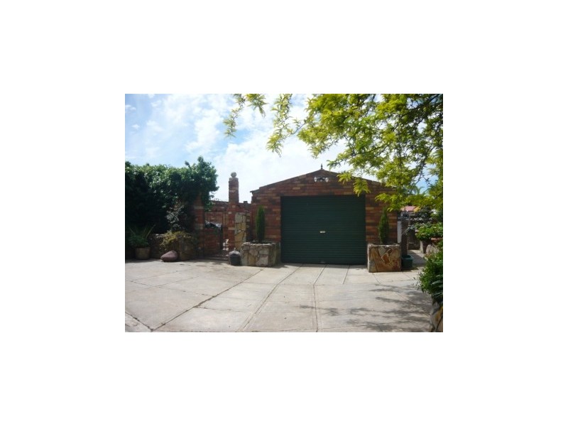 456 Hall Avenue, Lavington NSW 2641