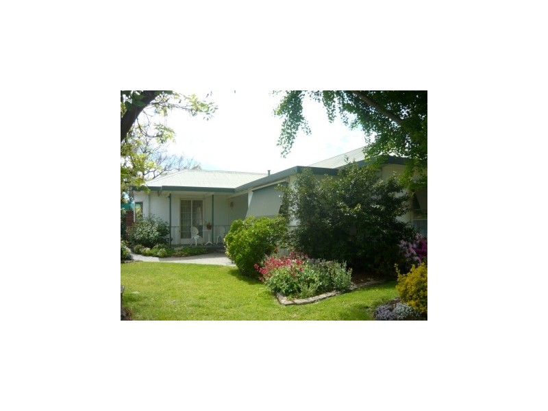 456 Hall Avenue, Lavington NSW 2641