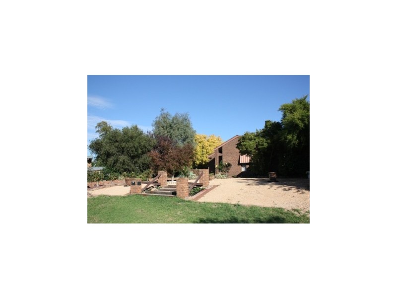 18 Talbot Crescent, Corowa NSW 2646