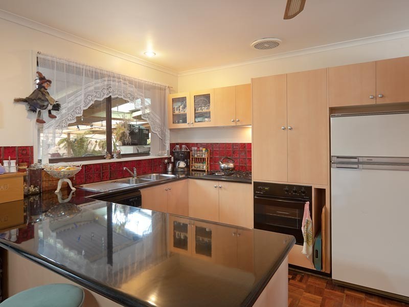 166 Clarke Street, Howlong NSW 2643