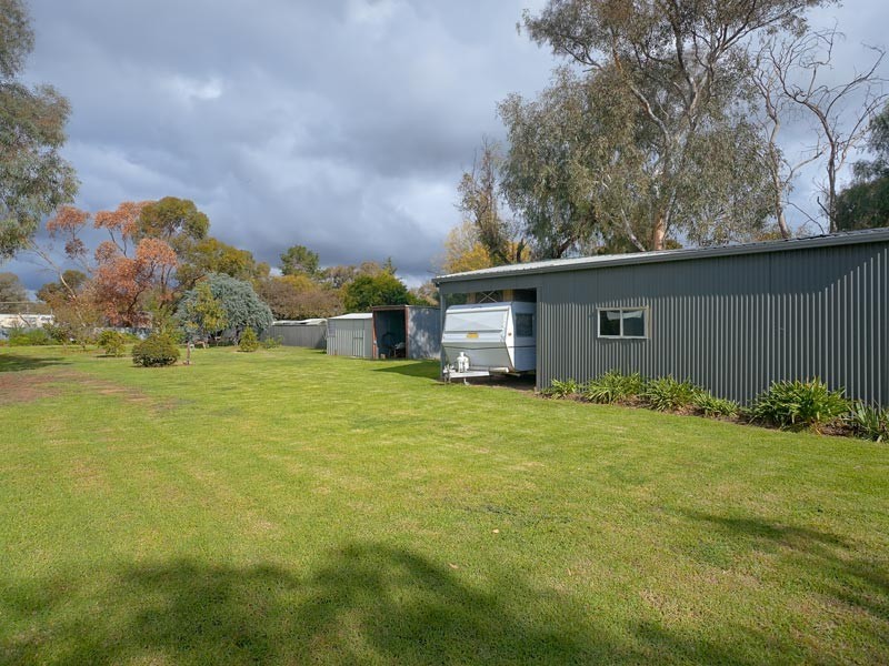 166 Clarke Street, Howlong NSW 2643