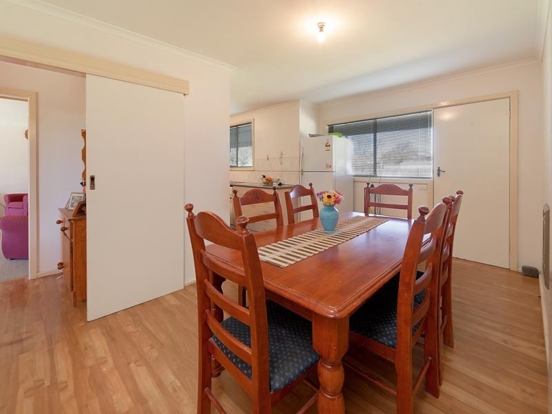 76 James Cook Avenue, Howlong NSW 2643