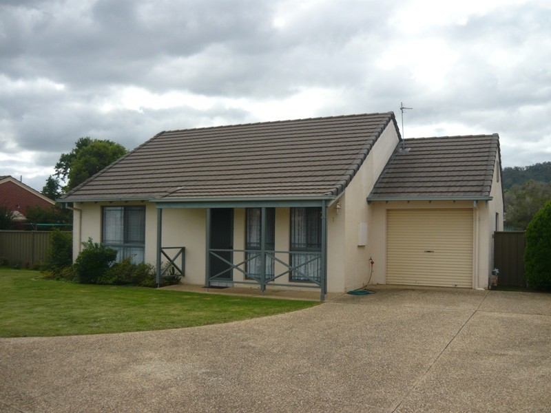 1/11 Graetz Court, Lavington NSW 2641