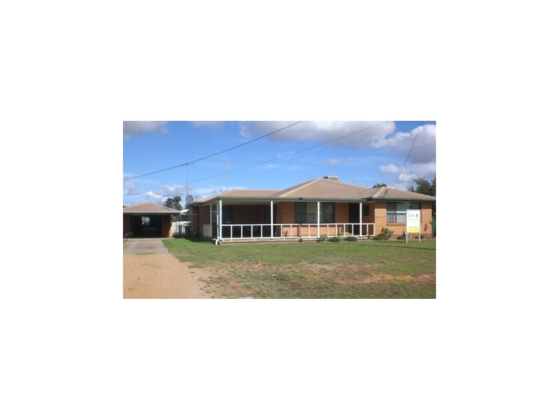 4 Pell Street, Howlong NSW 2643