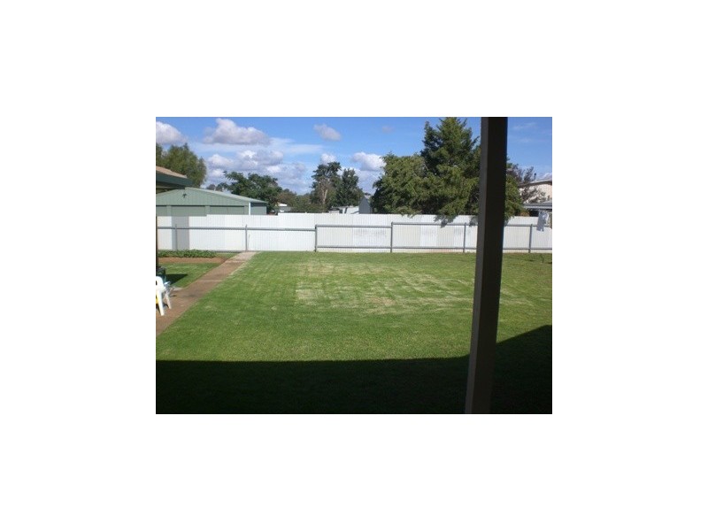 4 Pell Street, Howlong NSW 2643