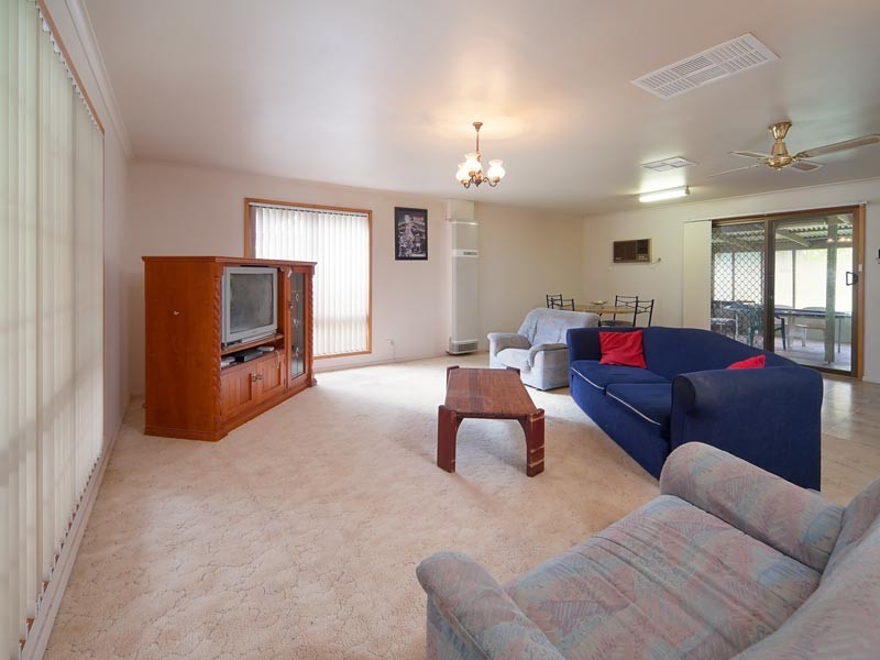 62 Pearce Street, Howlong NSW 2643