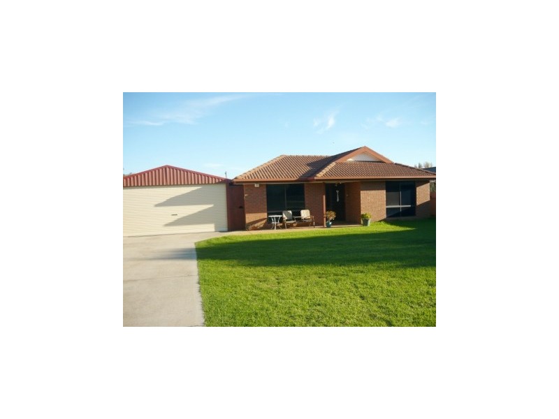 533 Schaefer Street, Lavington NSW 2641