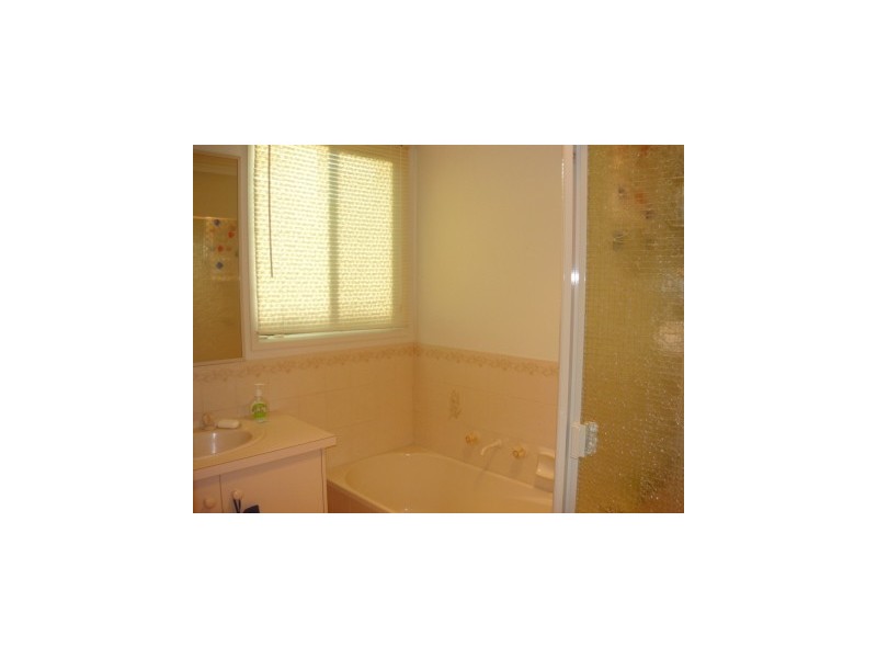 533 Schaefer Street, Lavington NSW 2641