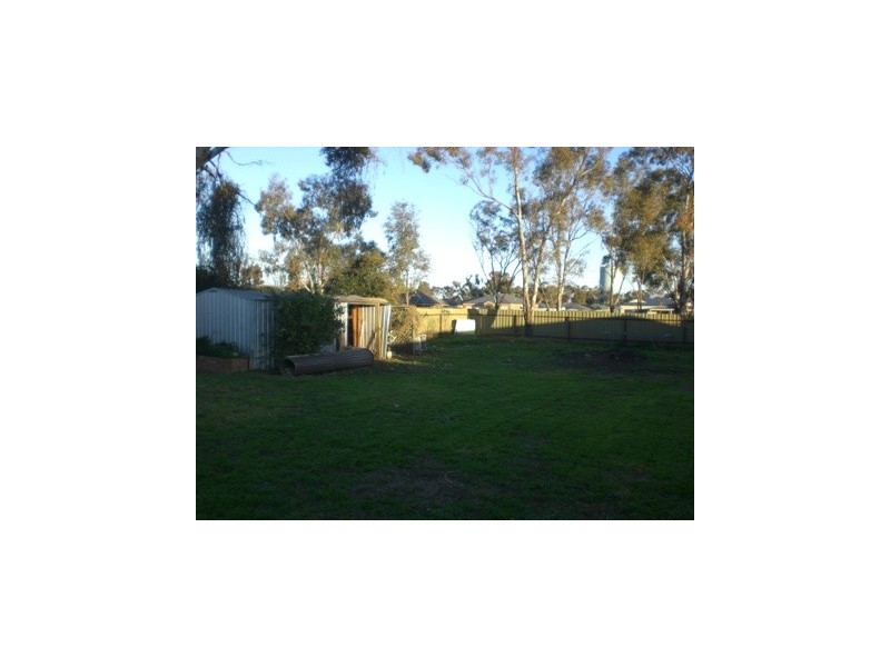 152 Jude Street, Howlong NSW 2643