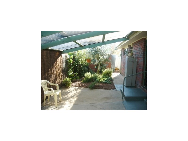 4/425 Bevan Street, Lavington NSW 2641