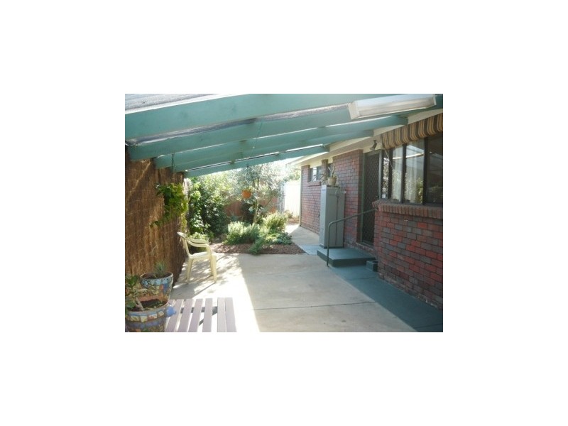 4/425 Bevan Street, Lavington NSW 2641