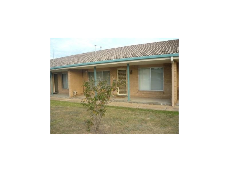 2/622 Prune Street, Lavington NSW 2641