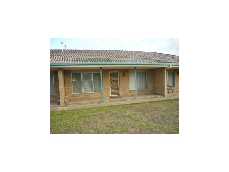 2/622 Prune Street, Lavington NSW 2641