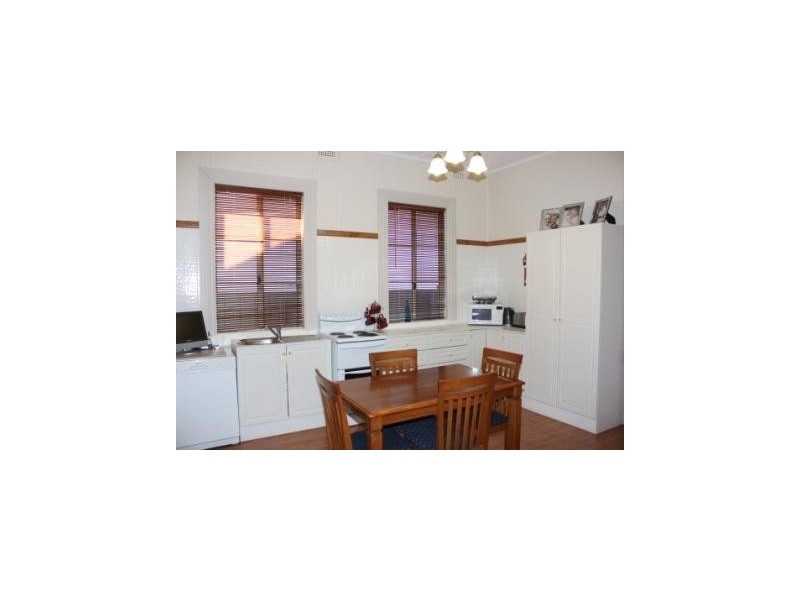 140 Federation Avenue, Corowa NSW 2646