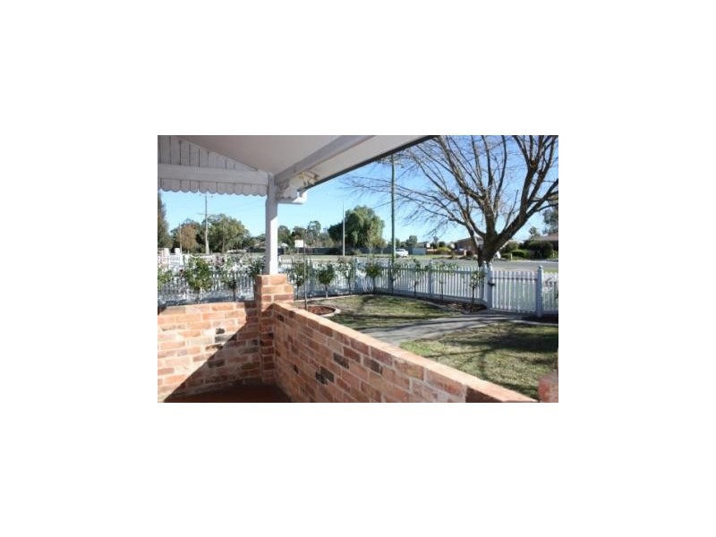 140 Federation Avenue, Corowa NSW 2646