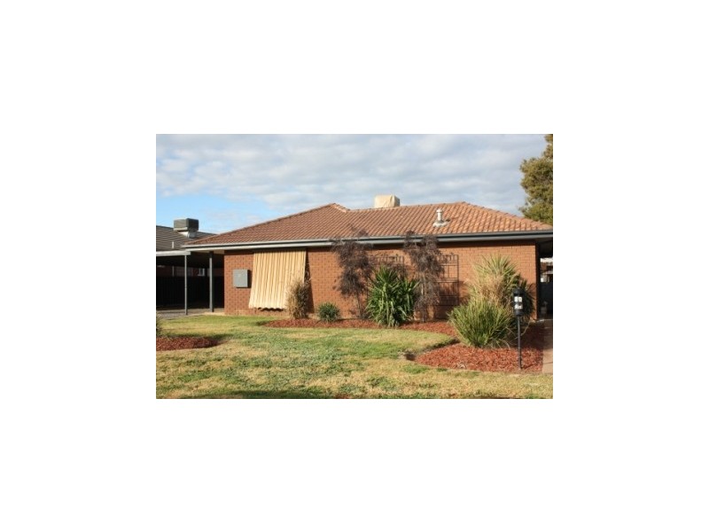 38 Beryl Drive, Corowa NSW 2646